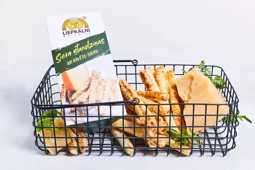 Puff pastry cheese sticks 90g